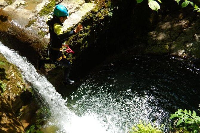 Sports canyoning in the Vercors near Grenoble - Experience Sports Canyoning in the Vercors Near Grenoble