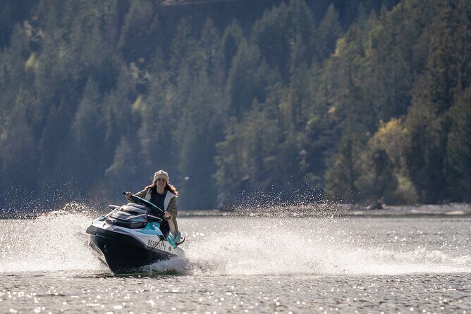 Squamish Yamaha Waverunner VX Deluxe Jet Ski Rental - Key Points