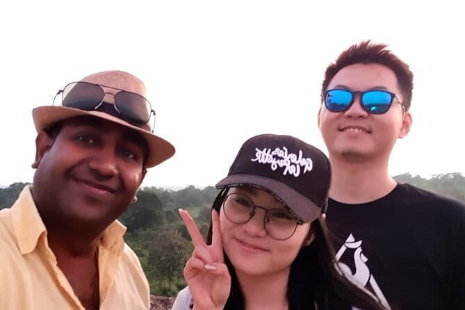 Sri Lanka Airport (BIA) to Galle Or Unawatuna Pickup And Drop|Private Transfer - Seamless Start to Your Sri Lankan Adventure: Private Transfer from BIA to Galle or Unawatuna