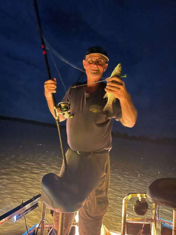 Sri Lanka Fishing tours and guided bowfishing fishing Carter - A night aboard Sri Lanka’s unique bowfishing experience