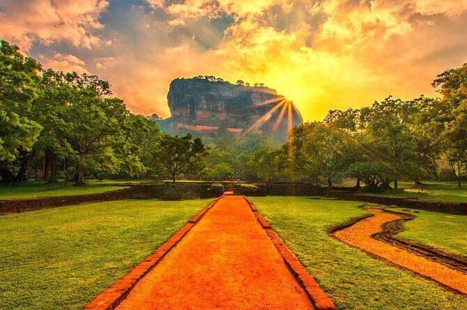 Sri Lanka Private Tour 8 days-Driver/vehicle/accommodation H/B - Key Points