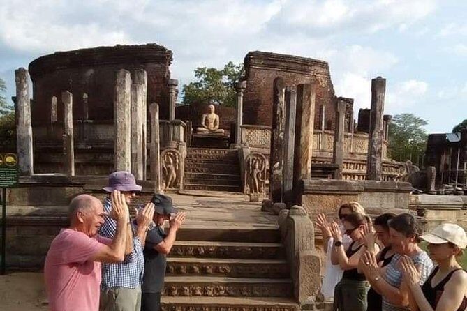 Sri Lanka Private Tour 8 days-Driver/vehicle/accommodation H/B - FAQ