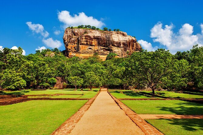 Sri Lanka Round Tour-Sigiriya, Ella Train Ride Safari Adventure - Experience a Personalized Sri Lanka Adventure with the Sigiriya, Ella Train Ride, and Safari Tour