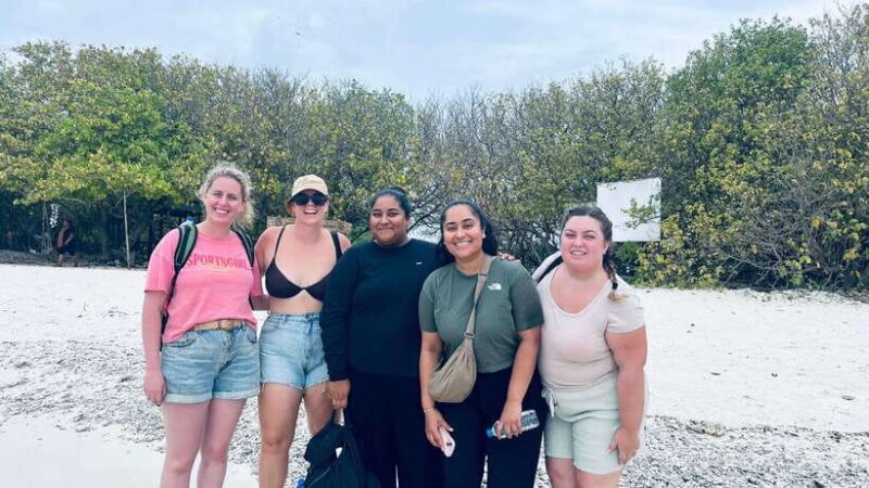 Srilanka : 4-Day Tour with Accommodation and Transport - Transportation and Group Size