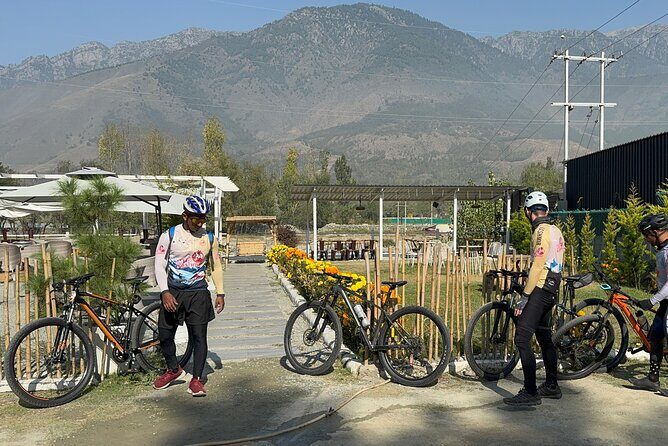 Srinagar Cycling Day Tour Explore Mughal Gardens and More - Exploring Srinagar on Two Wheels — What to Expect