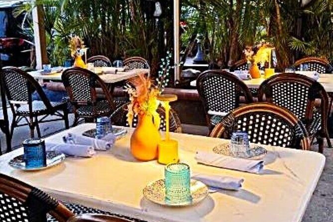 St Armands Shop, Sip & Stroll - An In-Depth Look at the St. Armands Shop, Sip & Stroll Tour