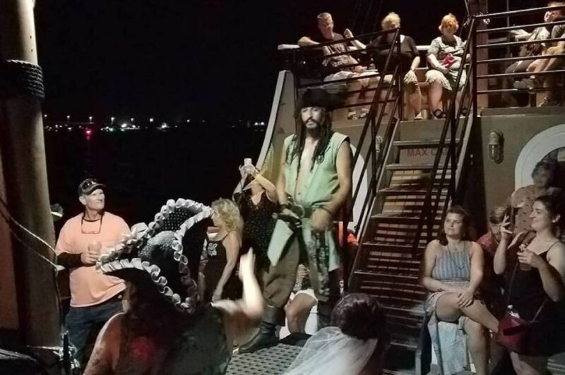 St. Augustine: The Black Raven Rum Runners Pirate Show (21+) - Real Guest Perspectives
