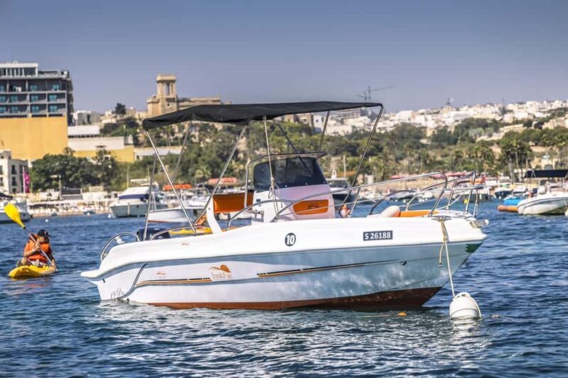 St Julian's: Private Boat Charter with Captain - Exploring Malta by Water: Private Boat Charter with Captain in St Julians