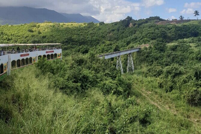 St.Kitts Sugar Train Tour / Pick up & Drop-Off Included - What Makes This Tour Stand Out?