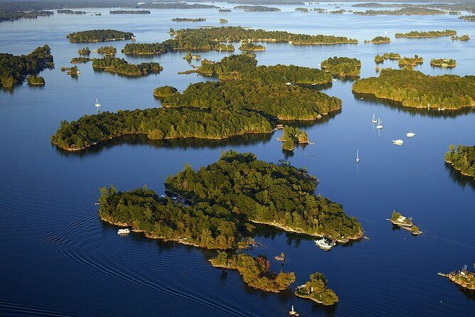 St Lawrence River - Rock Island Lighthouse on a Glass Bottom Boat Tour - Who Will Love This Tour?
