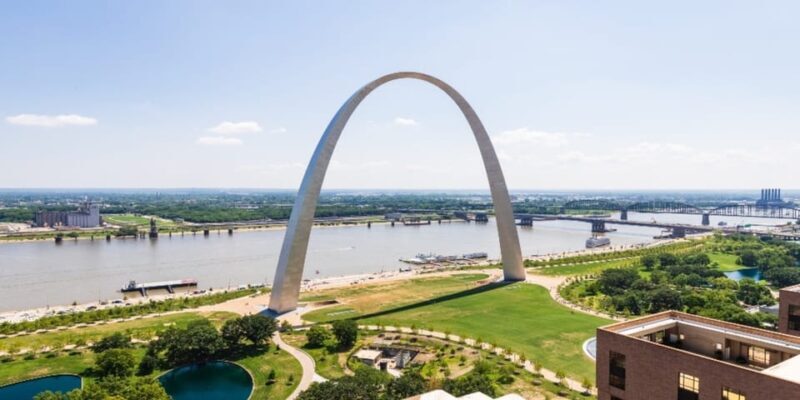 St. Louis Arch and River Cruise Small Group Walking Tour - Key Points