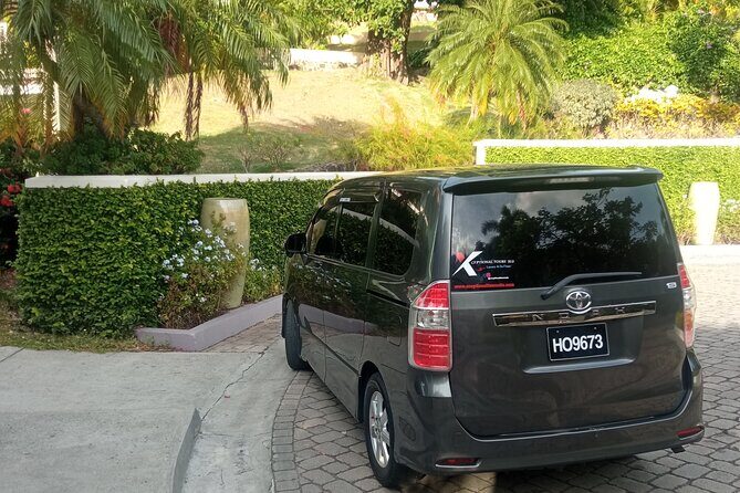 St. Lucia Private Airport Transfers from UVF (GROUPS of 4) - Who Should Book This Transfer?