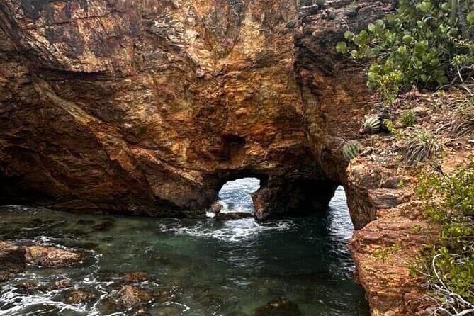 St. Maarten/Saint Martin Island Tour - Key Points