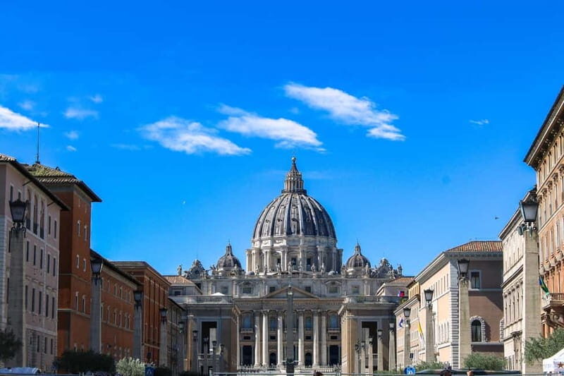 St. Peter's Basilica: Hosted Entrance & Digital Audioguide - Key Points