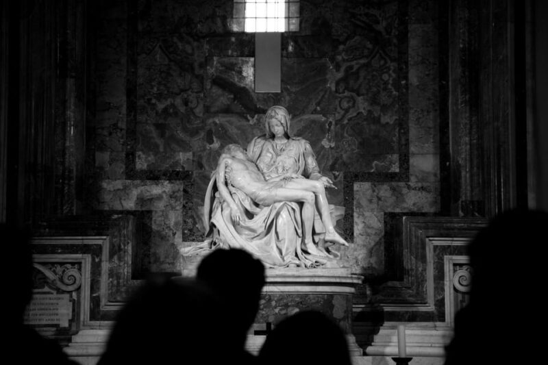 St.Peter's Basilica & Vatican Grottoes: Guided Tour in Rome - Exploring Rome’s Religious Center: What to Expect from the Tour