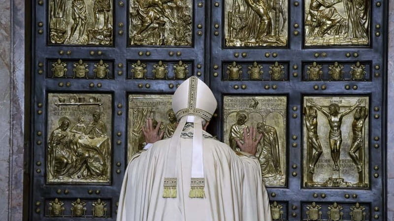 St.Peter's Basilica:La Pieta&Papal Tombs Semi Private Tour - Practical Details and Tips