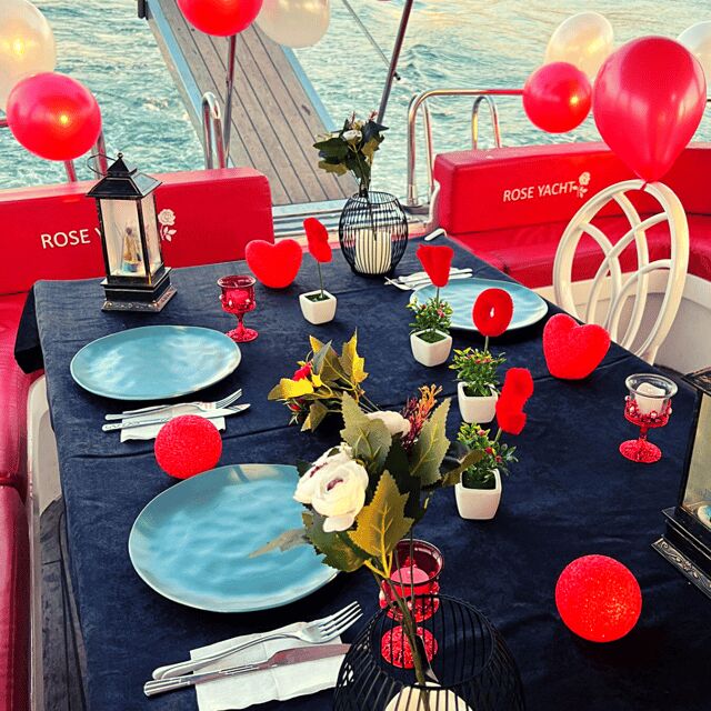 stanbul: Bosphorus Private Yacht Cruise with Tea and Coffee - Who Is It Best For?
