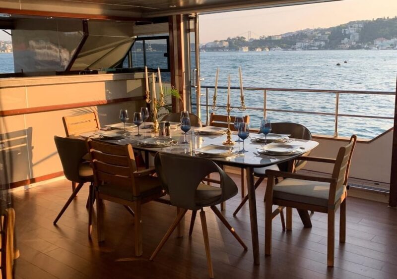 stanbul: Private Bosphorus Tour On Catamaran - An Introduction to the Experience