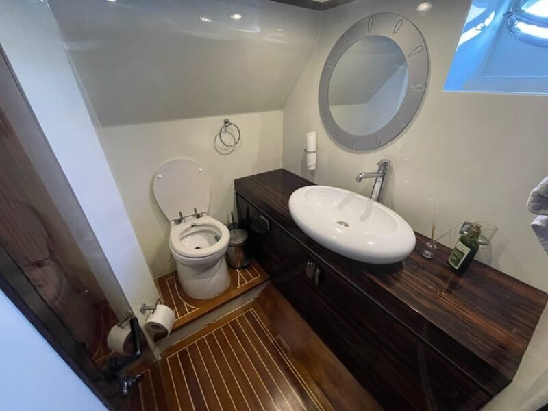 stanbul: Private Bosphorus Tour On Luxury Yacht Pre#2 - An In-Depth Look at the Bosphorus Private Yacht Tour