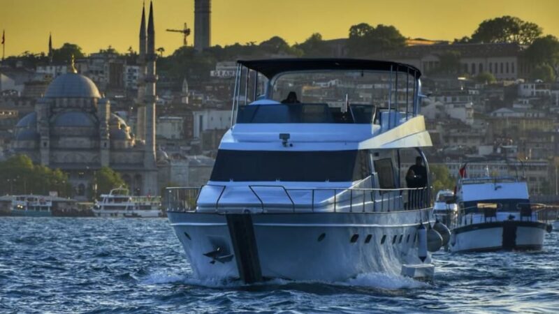 stanbul: Private Luxury Yacht on Bosphorus 24 MT (79 feet) - Istanbul: Private Luxury Yacht on Bosphorus 24 MT (79 feet)