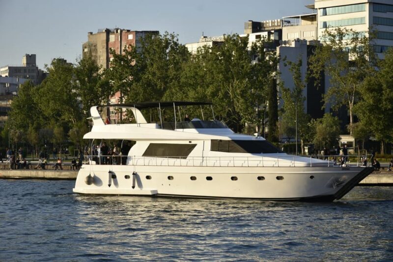 stanbul: Private Luxury Yacht on Bosphorus 24 MT (79 feet) - The Sum Up