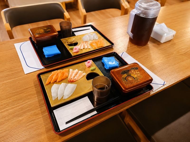 Standard Sushi | Nigiri Sushi Making Course - The meal is part of the value