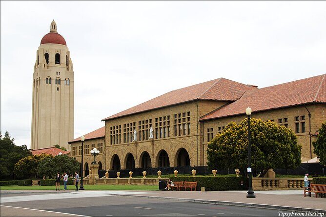 Stanford University Campus Adventure - Exploring Stanford University with the Digital Adventure
