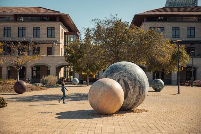 Stanford's Art and Architecture: A Self-Guided Audio Tour - Key Points