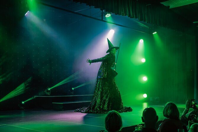 Stardust Variety Dinner Show - Key Points