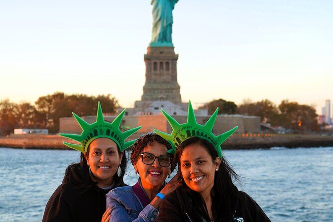 Starship Sunset Cruise NYC - City Lights & Skyline Views - The Experience and Atmosphere