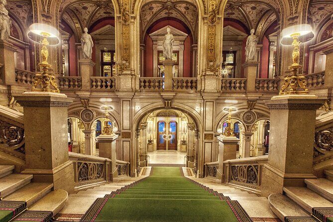 STATE OPERA - PRIVATE guided tour (tickets included) - Who Should Take This Tour?