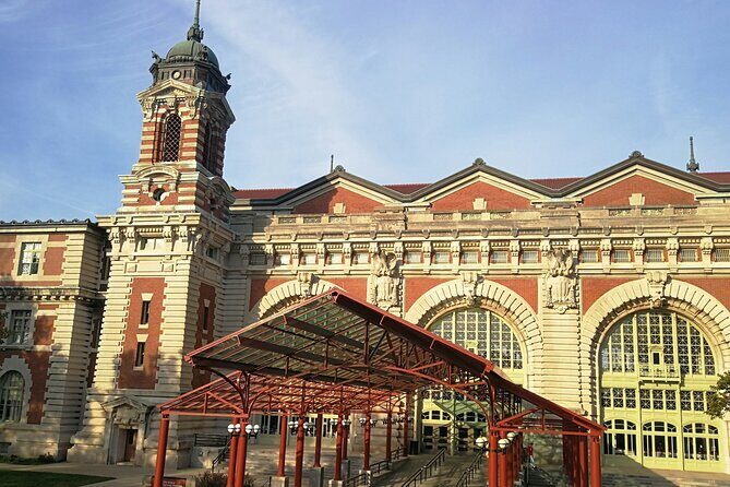Statue of Liberty and Ellis Island Ferry with Audio Tour Access - Key Points