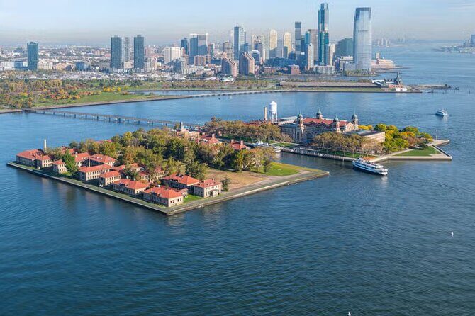 Statue of Liberty and Ellis Island Tour - Discovering the Statue of Liberty and Ellis Island: An In-Depth Review