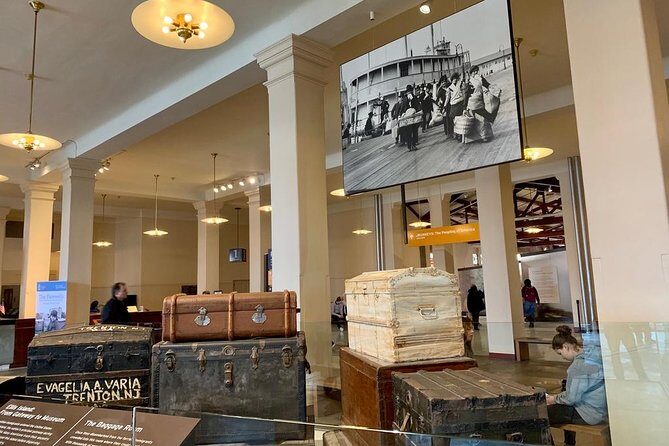 Statue of Liberty and Ellis Island Tour Semi-Private 8ppl Max - Who Will Love This Tour?