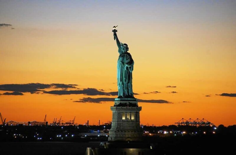 Statue of Liberty Ellis Island Guided Tour French or Spanish - Exploring New York’s Icons: A Guided Tour of Liberty, Ellis Island, and the 9/11 Memorial