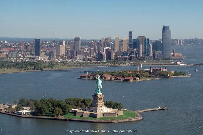 Statue of Liberty & Ellis Island: Private Half-Day Guided Tour - Key Points