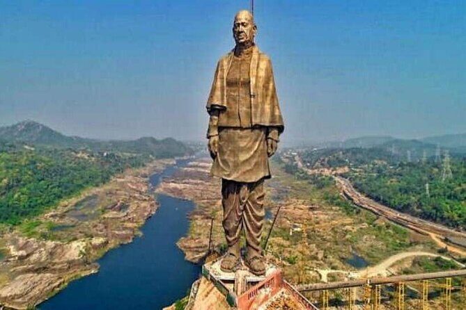 Statue of Unity tour from Ahmedabad in private car with lunch and guide - Key Points