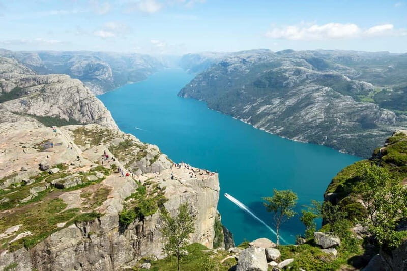 Stavanger: Lysefjorden Cruise and Preikestolen Hike - A Closer Look at the Tour Experience