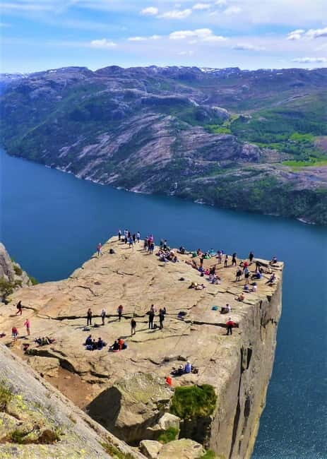 Stavanger: Prekestolen Tour with Guide and Pickup - Key Points