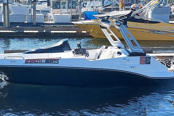 Stealth 4 Passenger Boat Rental - Key Points