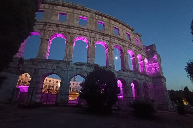 Step Inside the Arena  Private Guided Tour with a Local - Key Points
