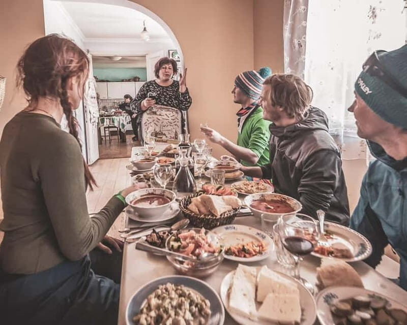 Stephantsminda: Georgian Food Workshop at local family - Discover Georgian Cuisine with a Family at a Khinkali Workshop in Mtskheta