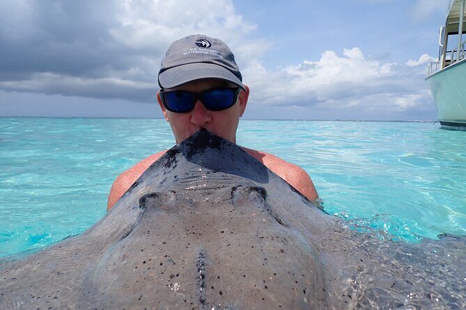 Stingray City Sandbar Experience - A Detailed Look at the Stingray City Sandbar Experience