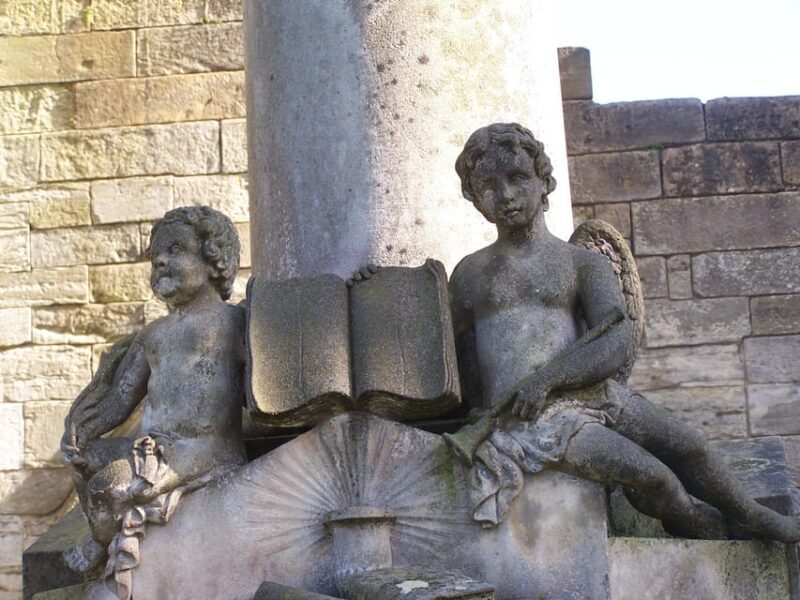 Stirling: Highlights of The Old Town Private Walking Tour - A Deep Dive into the Highlights of the Old Town Private Walking Tour