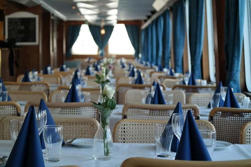 Stockholm: All-You-Can-Eat Shrimp/Tacos Cruise & Live Music - A Detailed Look at the Experience