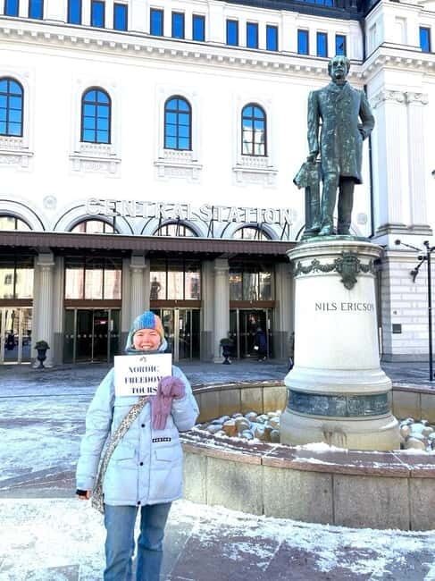 Stockholm: Modern City Walking Tour with Local Guide - Reflecting on History and Culture