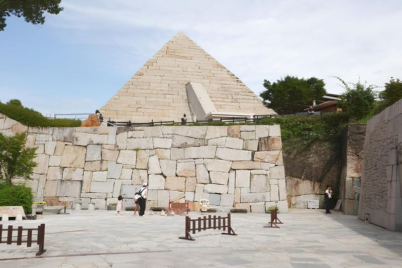Stone Museum Hakusekikan Admission in Gifu - Pyramid Curry makes an easy lunch stop