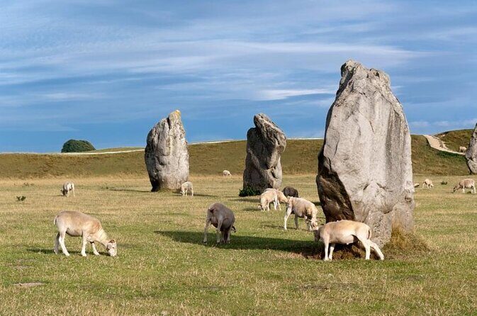 Stonehenge, Avebury,Cotswolds. Small group day tour from Bath - Authentic Experiences & Practical Tips