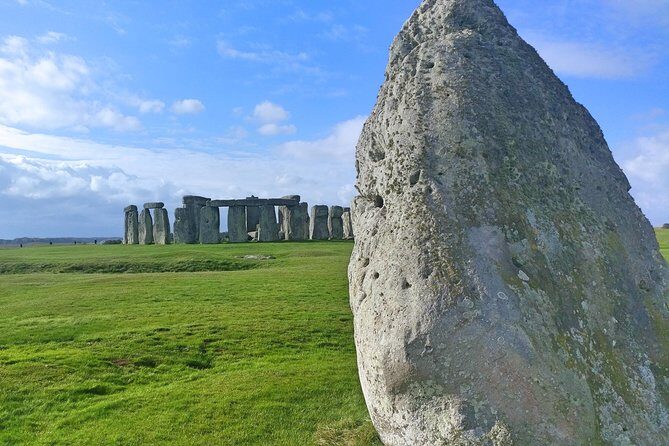 Stonehenge Half-Day luxury guided tour from Bath for 2-8 - What Sets This Tour Apart