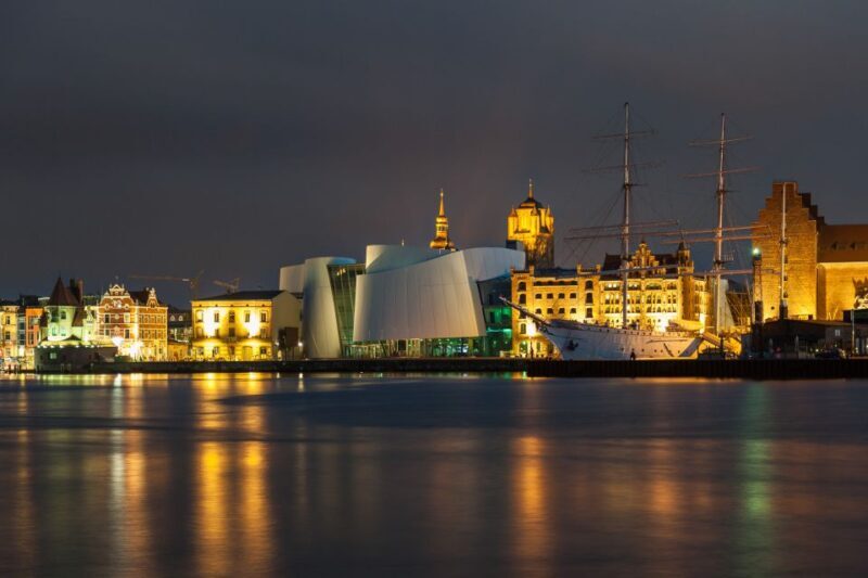 Stralsund: Old Town Evening Tour with a Night Watchman - A Detailed Look at the Experience